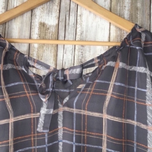 LC Lauren Conrad Scratch Blouse - Picture 4 of 4